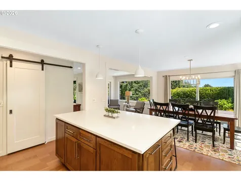 1121 Devon Lane Lake Oswego OR 97034