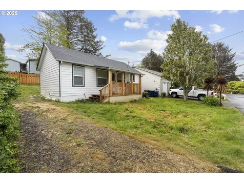 3432 NW Port Court Lincoln City OR 97367