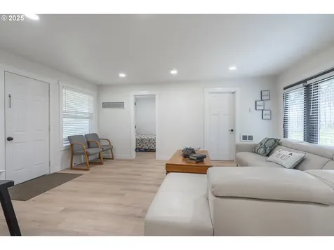 3432 NW Port Court Lincoln City OR 97367