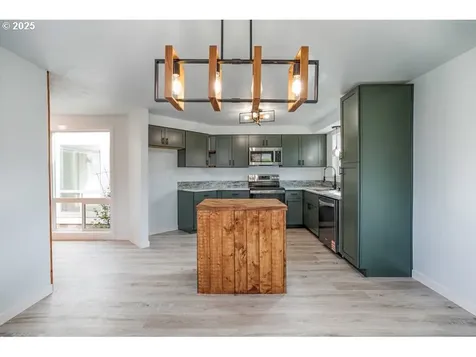 4510 Swallow Court NE Salem OR 97301