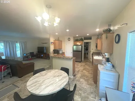 18277 S Treetop Drive Oregon City OR 97045