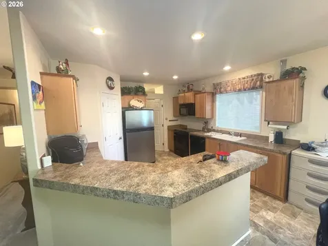 18277 S Treetop Drive Oregon City OR 97045