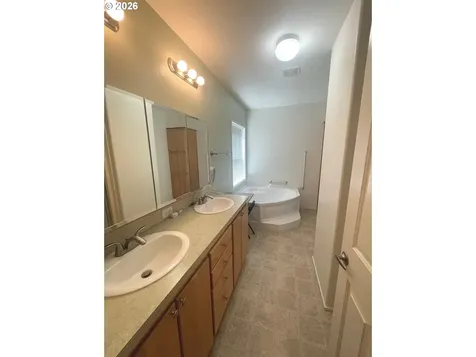 18277 S Treetop Drive Oregon City OR 97045