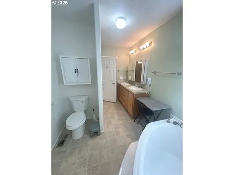 18277 S Treetop Drive Oregon City OR 97045