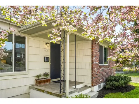 4924 SE Brooklyn Street Portland OR 97206