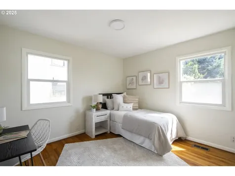 4924 SE Brooklyn Street Portland OR 97206