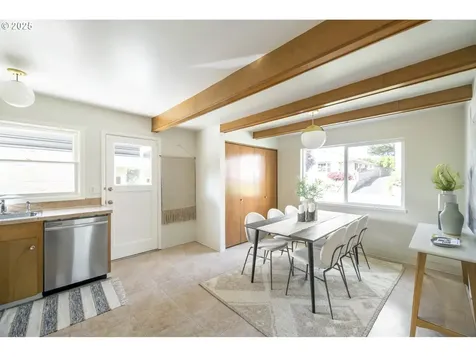 4924 SE Brooklyn Street Portland OR 97206