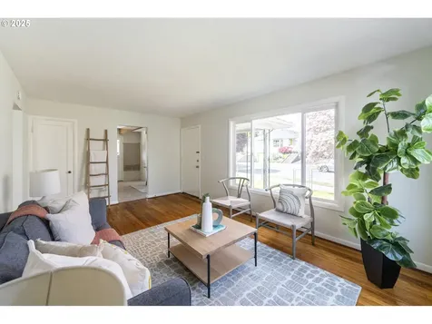 4924 SE Brooklyn Street Portland OR 97206