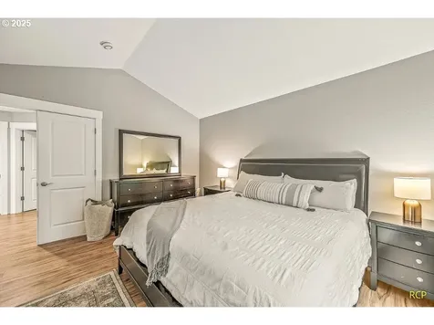 9318 SW 53rd Avenue Portland OR 97219