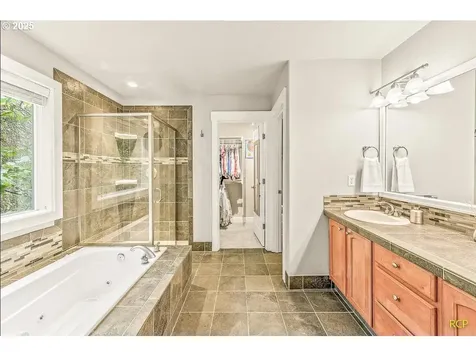 9318 SW 53rd Avenue Portland OR 97219