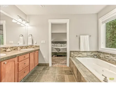 9318 SW 53rd Avenue Portland OR 97219