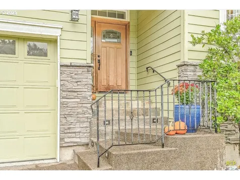 9318 SW 53rd Avenue Portland OR 97219