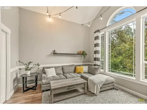 9318 SW 53rd Avenue Portland OR 97219