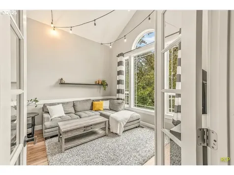 9318 SW 53rd Avenue Portland OR 97219