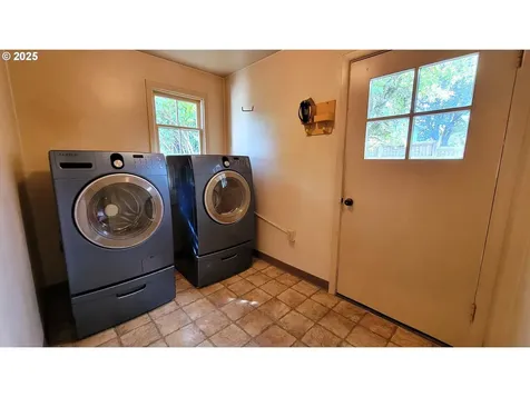 1155 Madison Street Eugene OR 97402