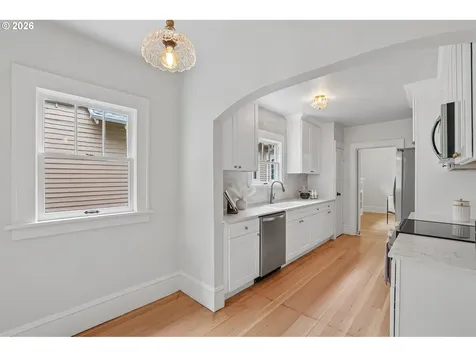 2423 NE 11th Avenue Portland OR 97212