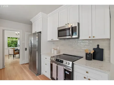 2423 NE 11th Avenue Portland OR 97212