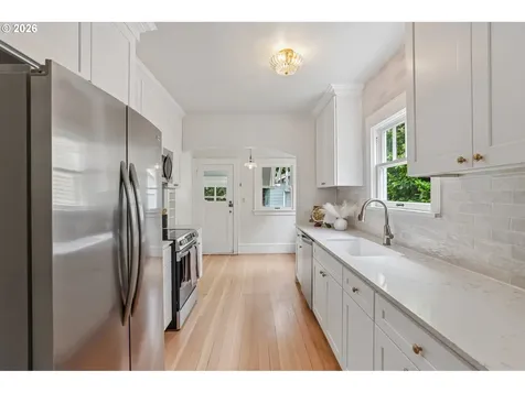 2423 NE 11th Avenue Portland OR 97212