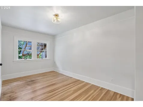 2423 NE 11th Avenue Portland OR 97212