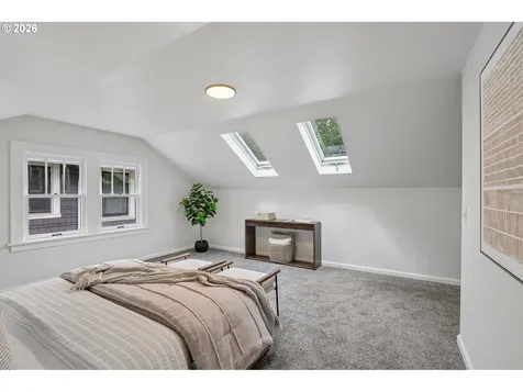 2423 NE 11th Avenue Portland OR 97212