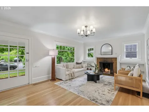 2423 NE 11th Avenue Portland OR 97212