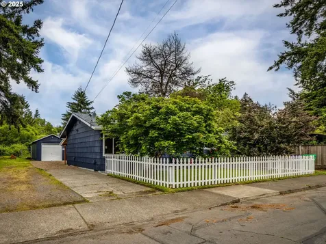 8729 SE Steele Street Portland OR 97266