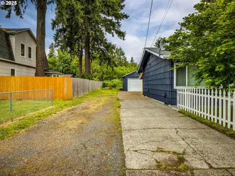 8729 SE Steele Street Portland OR 97266