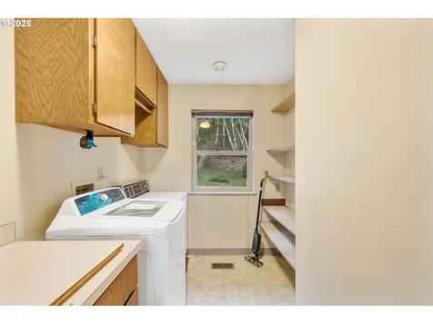 12011 Old Woods Road Cloverdale OR 97112