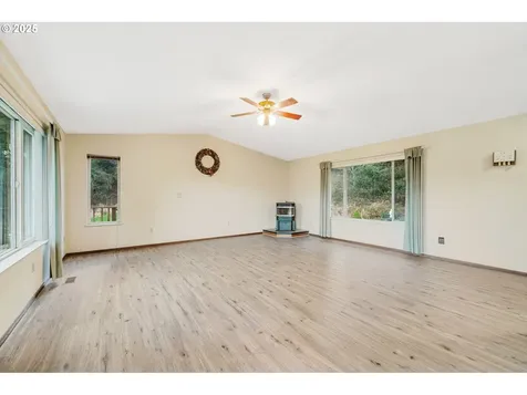 12011 Old Woods Road Cloverdale OR 97112