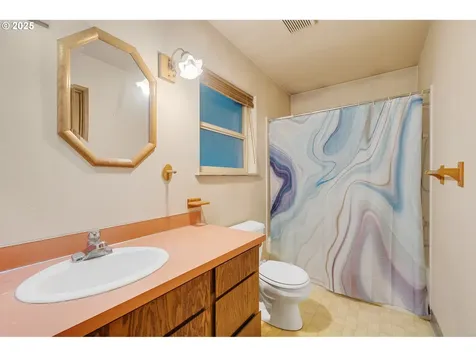 12011 Old Woods Road Cloverdale OR 97112