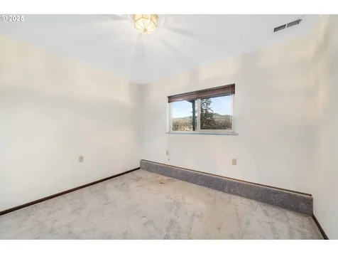 12011 Old Woods Road Cloverdale OR 97112