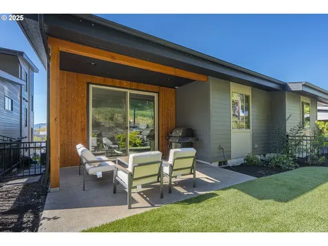 135 Shelton Mcmurphey Boulevard Eugene OR 97401