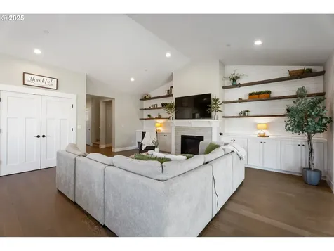 1721 NE Pecan Lane Camas WA 98607