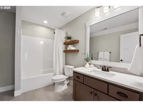 1721 NE Pecan Lane Camas WA 98607
