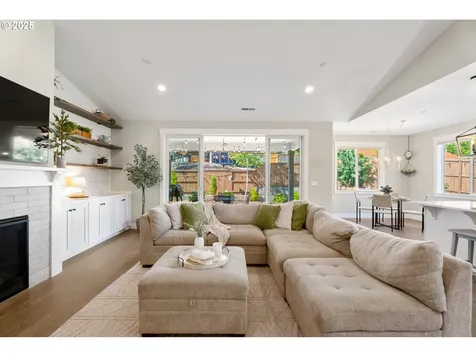 1721 NE Pecan Lane Camas WA 98607
