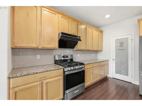 1190 Peascod Drive Eugene OR 97402