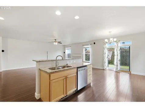 1190 Peascod Drive Eugene OR 97402