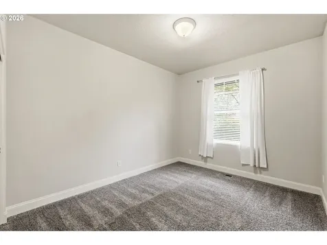 1190 Peascod Drive Eugene OR 97402