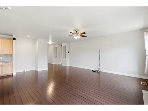 1190 Peascod Drive Eugene OR 97402