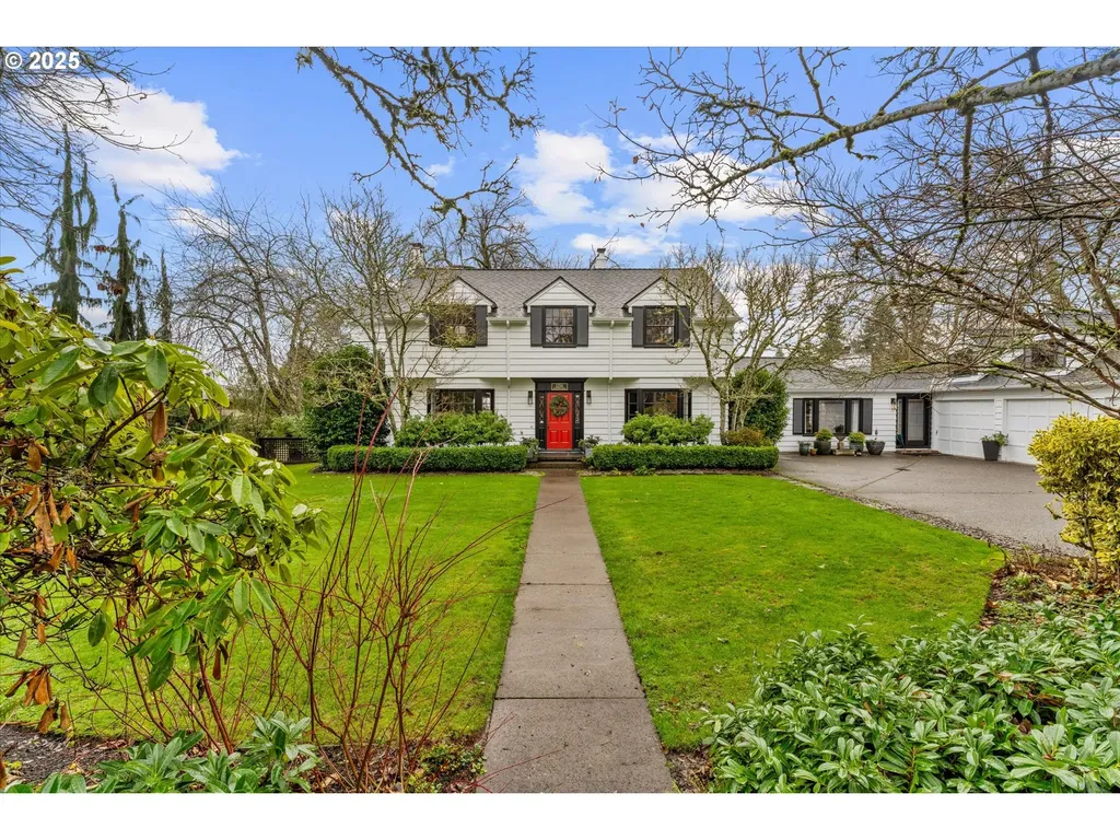 1250 SW Englewood Drive Lake Oswego OR 97034
