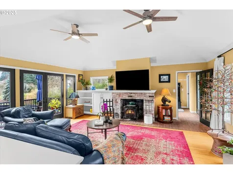 1250 SW Englewood Drive Lake Oswego OR 97034