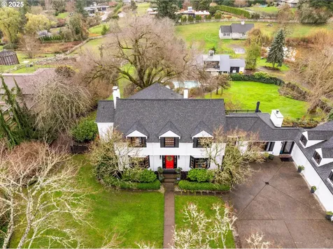 1250 SW Englewood Drive Lake Oswego OR 97034