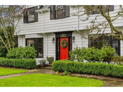 1250 SW Englewood Drive Lake Oswego OR 97034