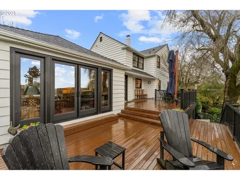 1250 SW Englewood Drive Lake Oswego OR 97034