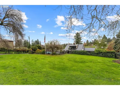 1250 SW Englewood Drive Lake Oswego OR 97034