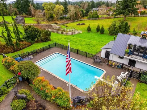 1250 SW Englewood Drive Lake Oswego OR 97034