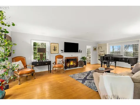 1250 SW Englewood Drive Lake Oswego OR 97034