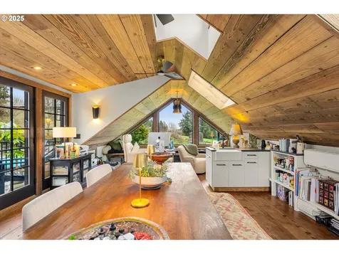 1250 SW Englewood Drive Lake Oswego OR 97034