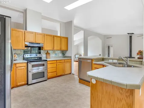 673 NW 9th Street Warrenton OR 97146