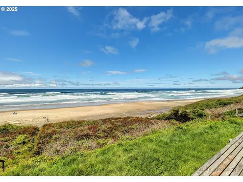 6117 NW Logan Road Lincoln City OR 97367